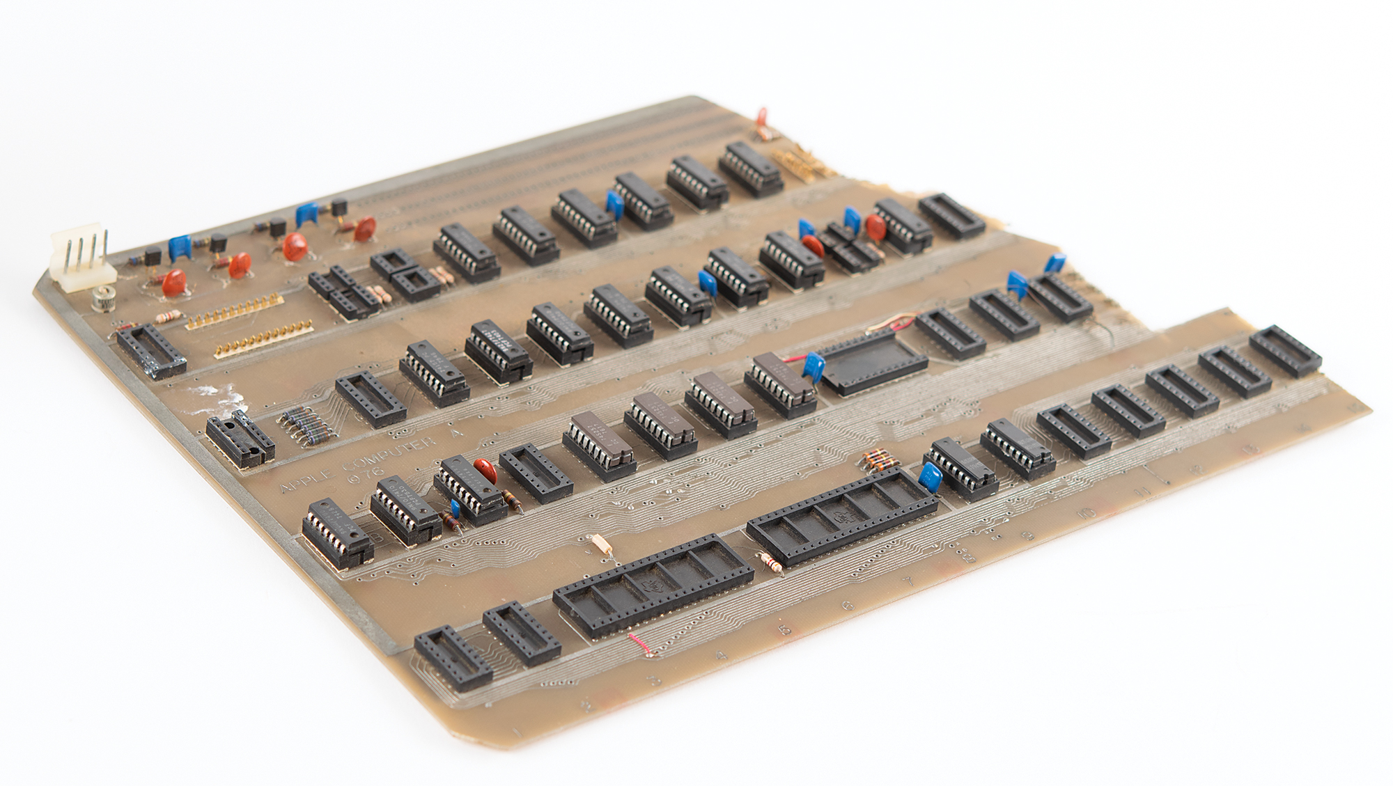 最终成交价有望高达 50 万美元！Steve Jobs 曾使用的 Apple Computer A 原型机电路板公开拍卖！ - Zing Gadget