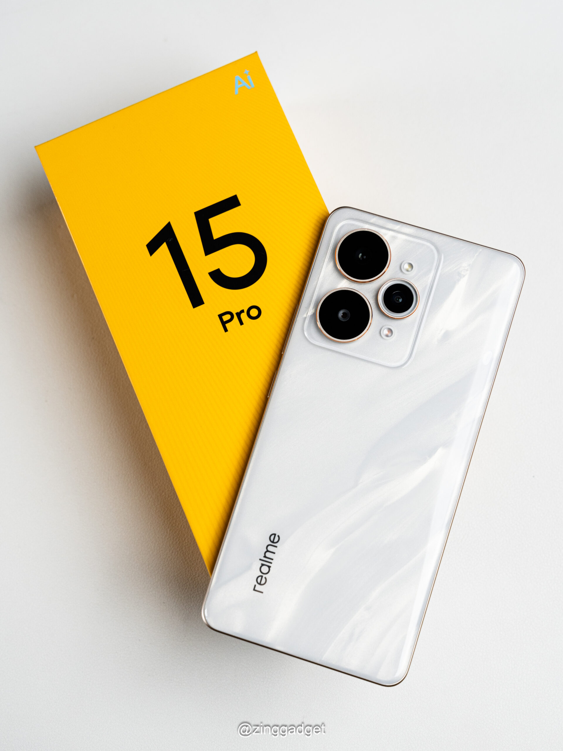 Real Me R15 大马售价RM1499起!realme 15系列发布:骁龙7 Gen 4芯片、三颗50MP镜头、144Hz、7000mAh+80W ...