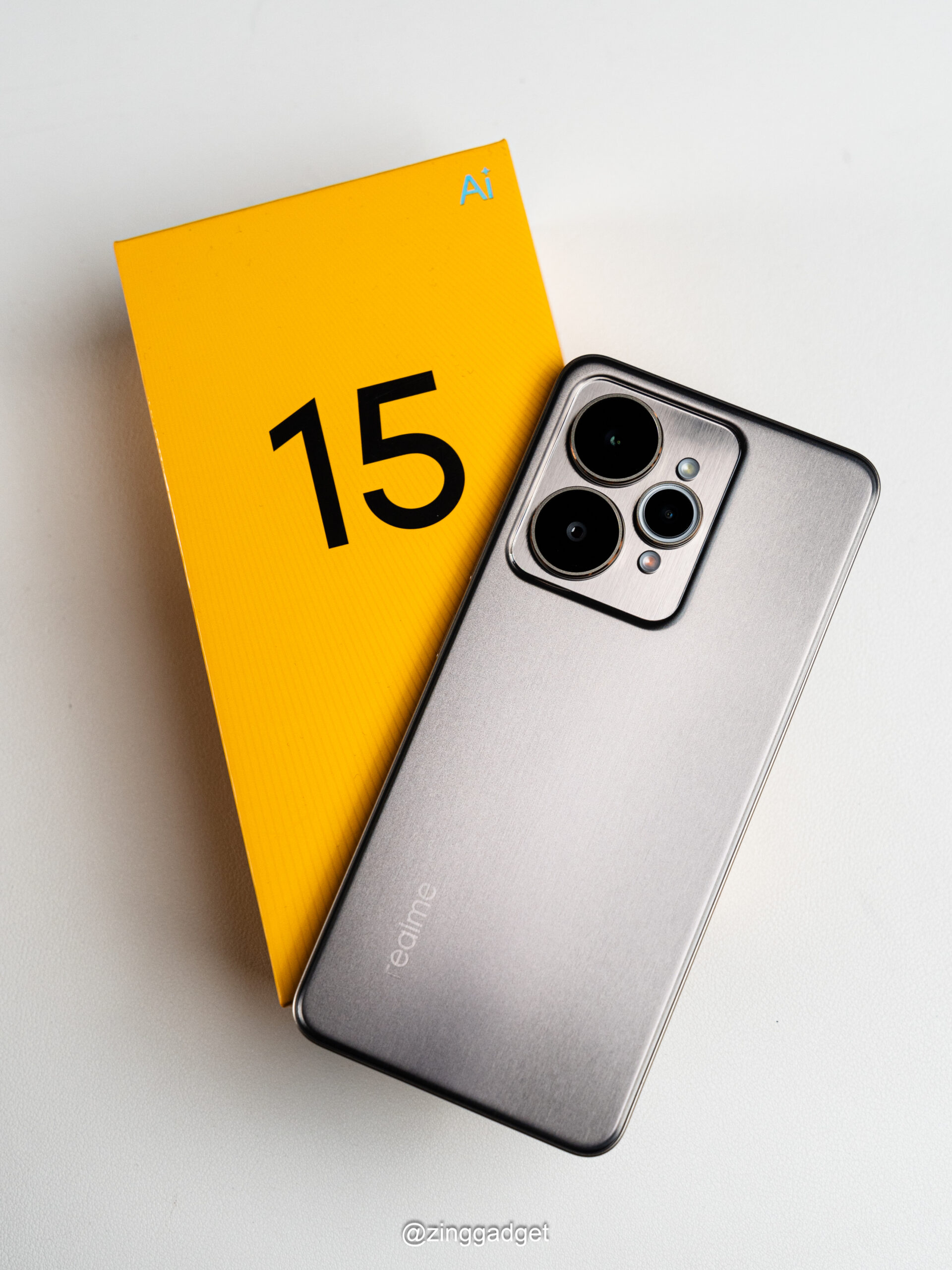 Real Me R15 大马售价RM1499起!realme 15系列发布:骁龙7 Gen 4芯片、三颗50MP镜头、144Hz、7000mAh+80W ...