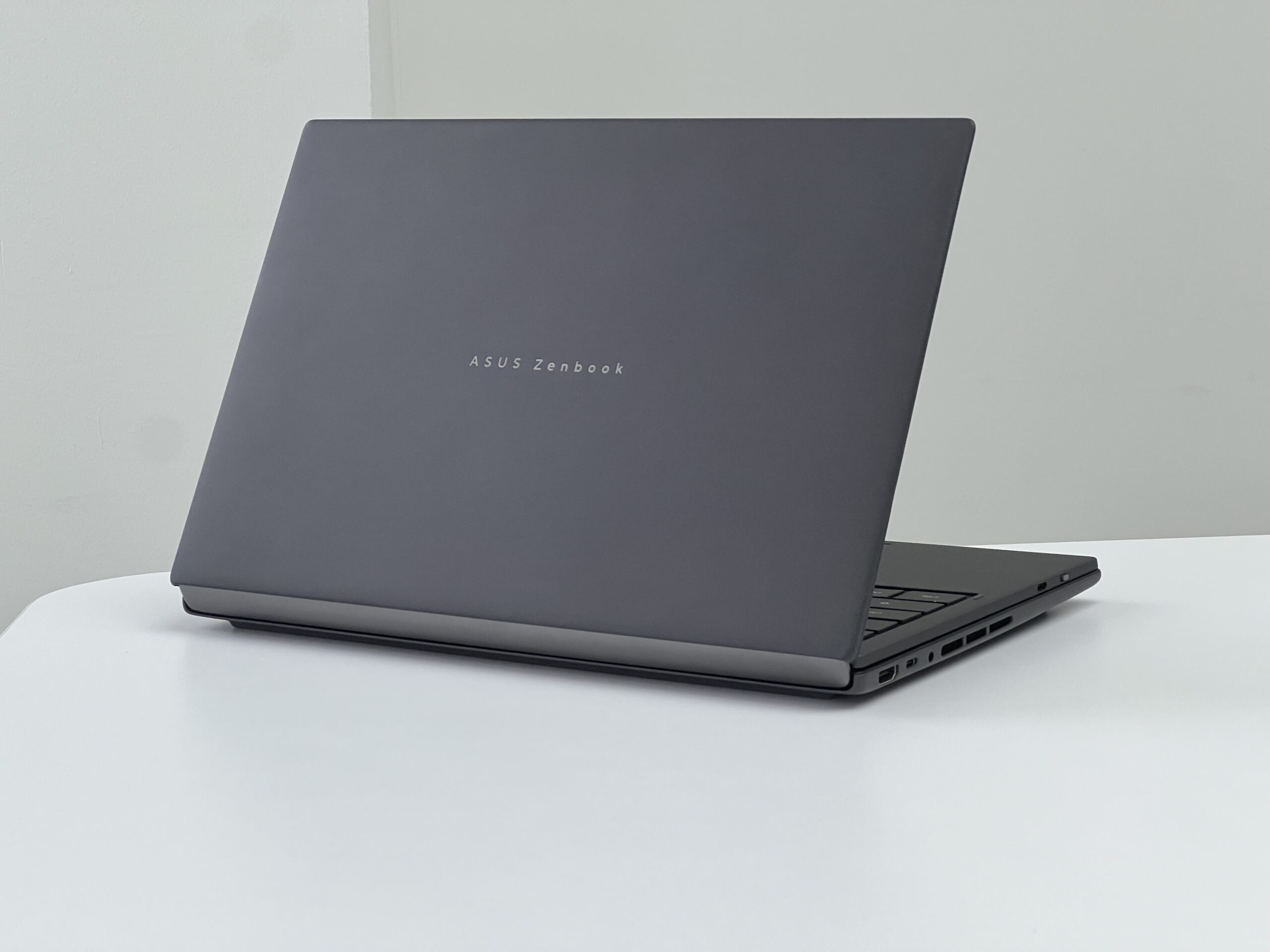 2026款ASUS ZenBook Duo评测：屏幕更大、续航更长、散热更好，体验成熟许多的双屏神器！